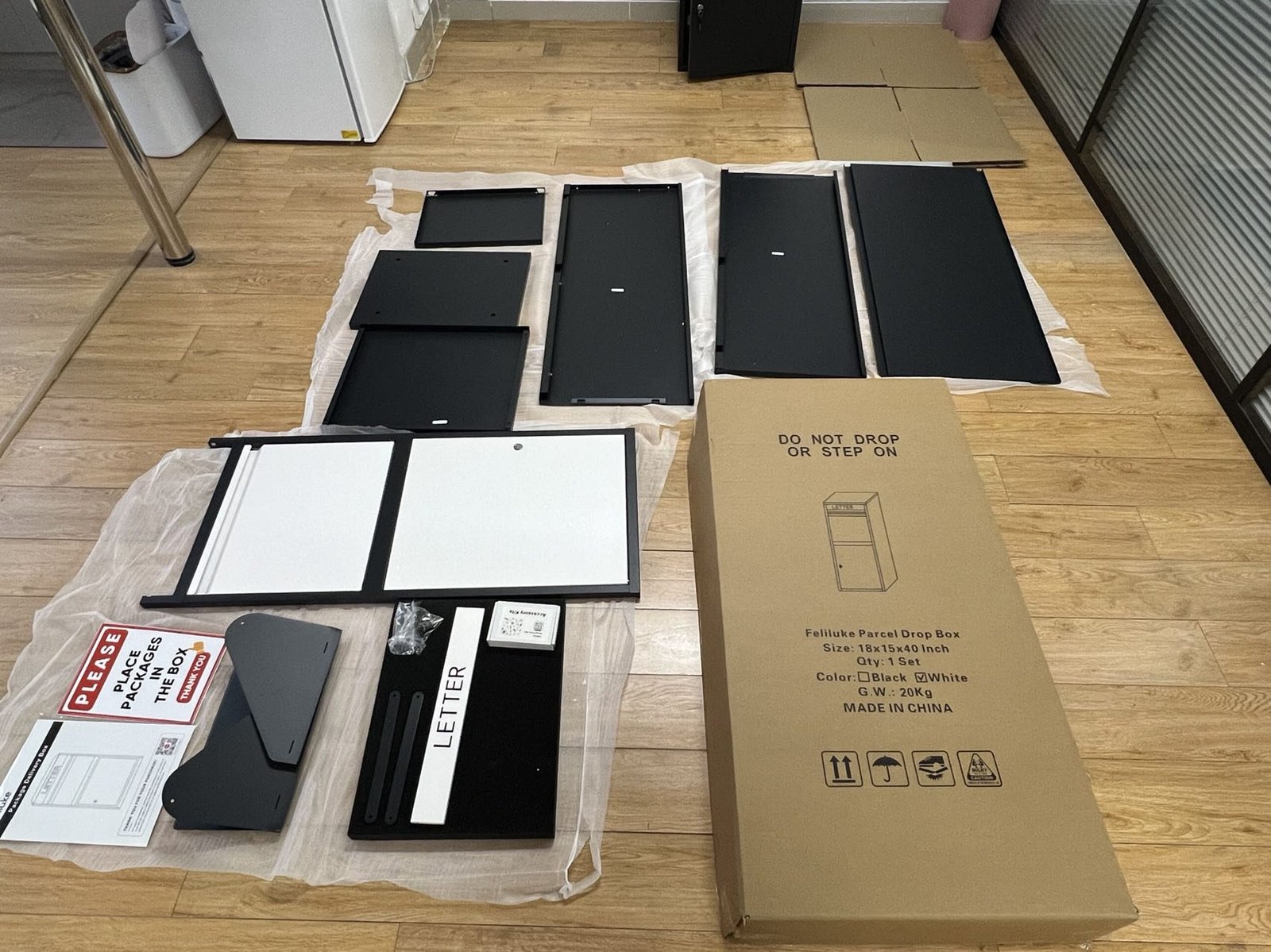 Yale vs. Feliluke: The Ultimate Package Delivery Box Showdown ...
